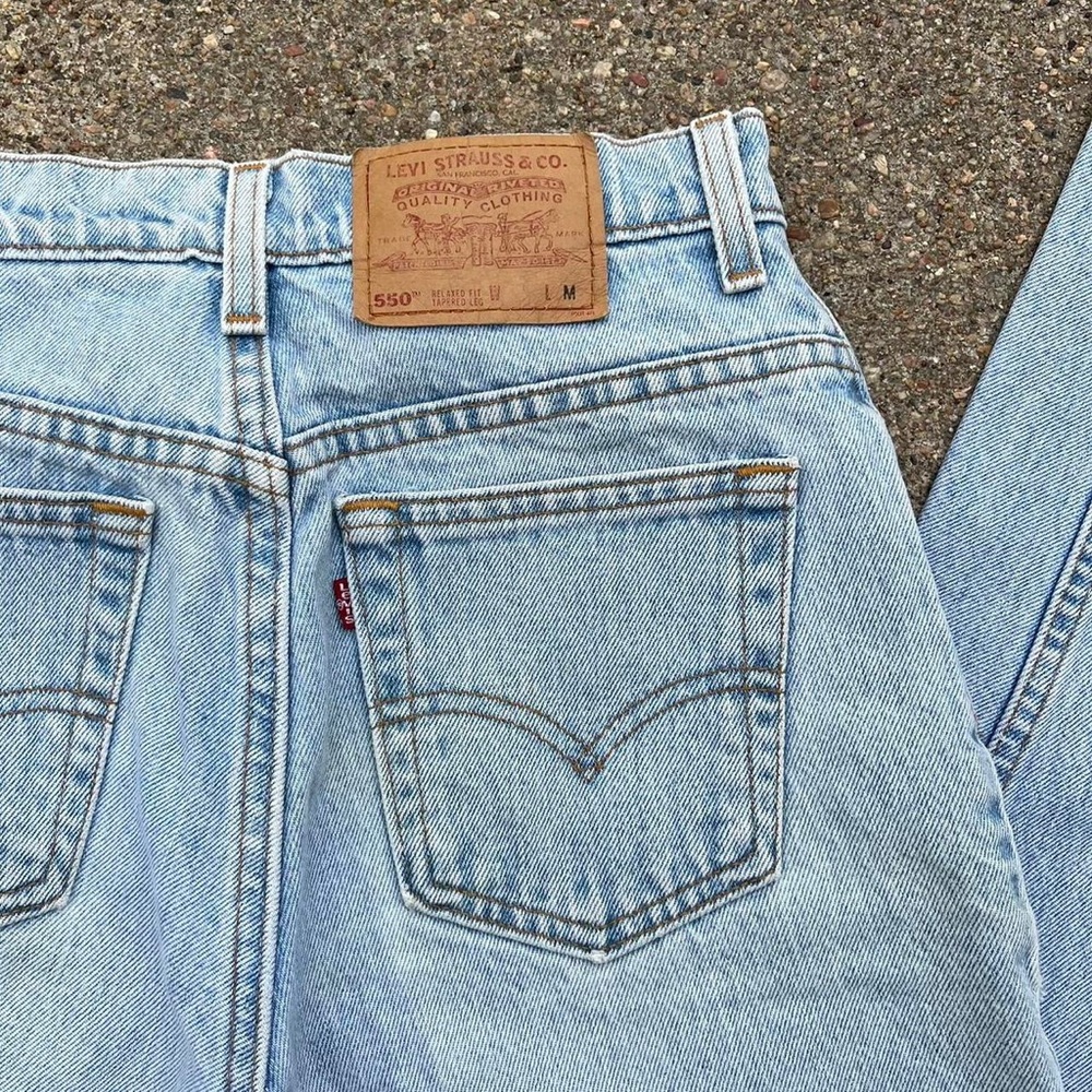 Made in USA Vintage Levis 550 Relaxed Fit Light Wash Denim Blue Jeans 8 Womens